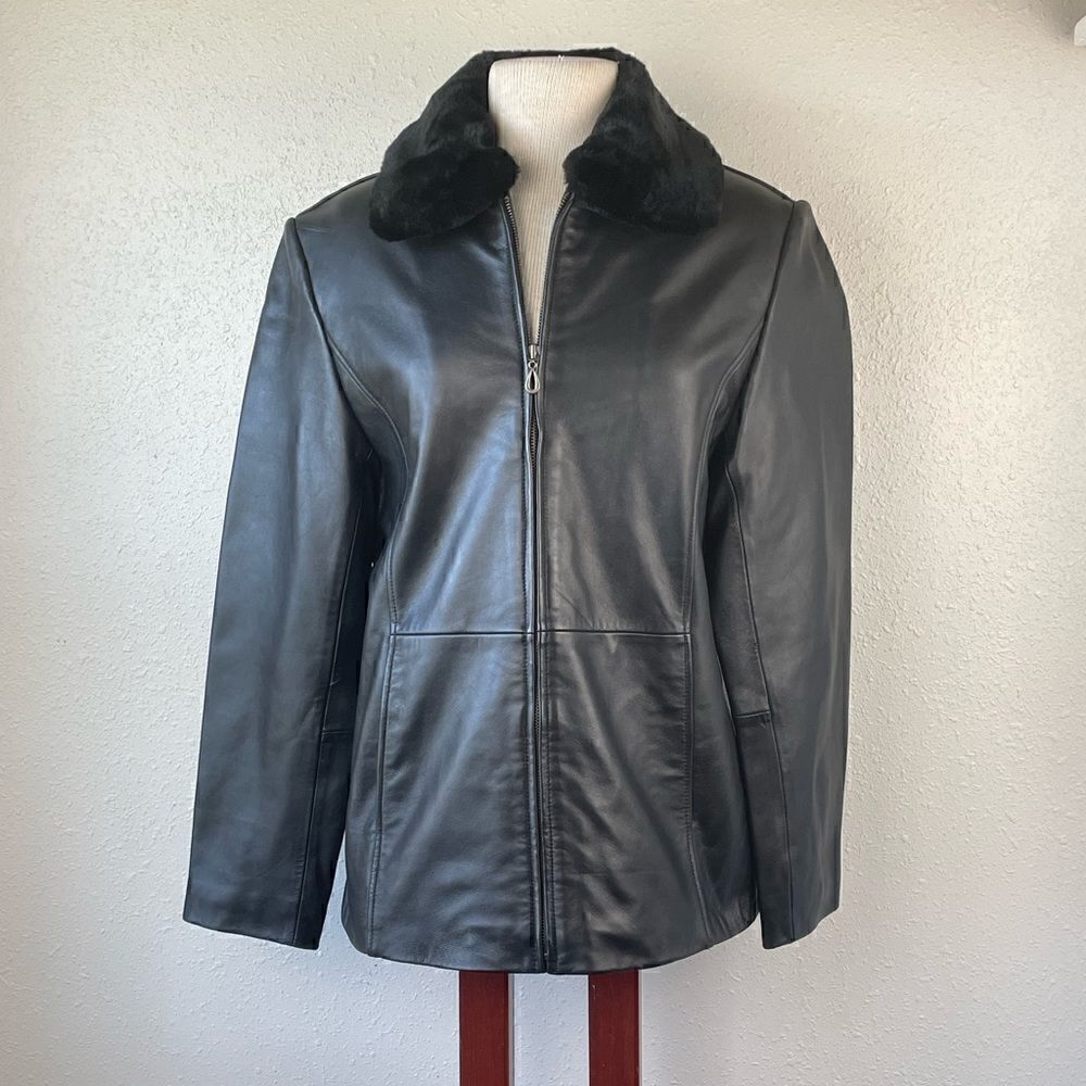 EUC Charles Klein Womens Black Leather Jacket with Faux Fur Collar Size M